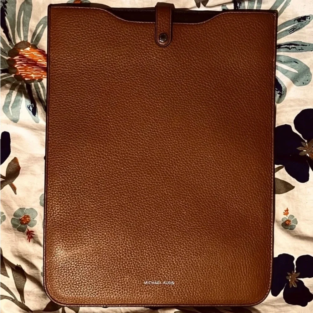 Michael Kors Medium Tech Sleeve in Luggage